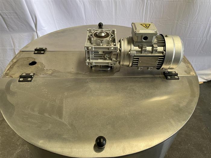 Used Stainless Steel Mixing Tank w/ Mixer