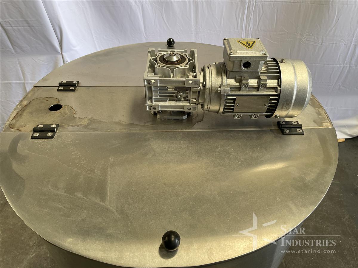 Used Stainless Steel Mixing Tank w/ Mixer