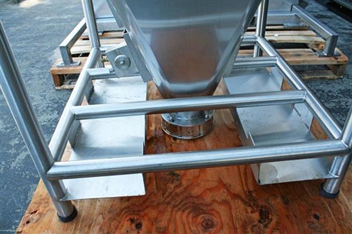 Used Tote Systems 10 c.f. Bin Blender w/ 3 Bins