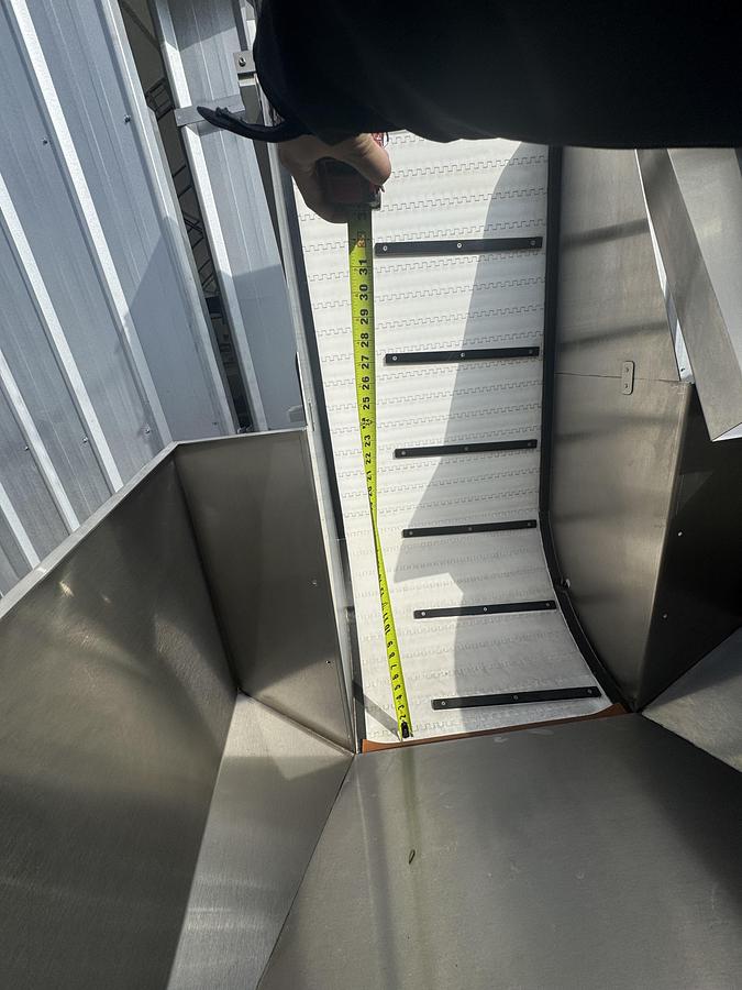 Used Chuck Capper w/ Elevator