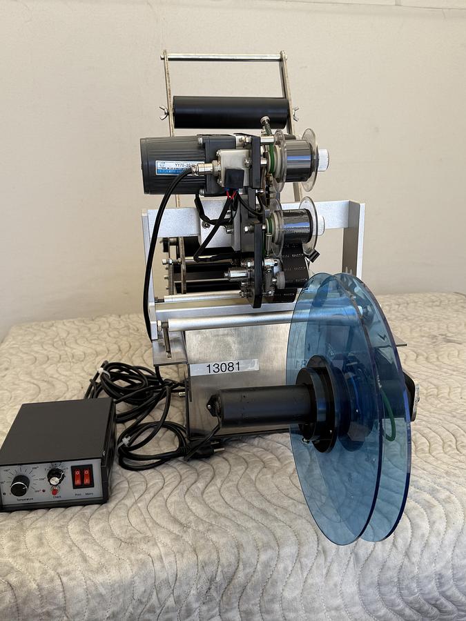 Used Semi -Automatic Labeling Machine 