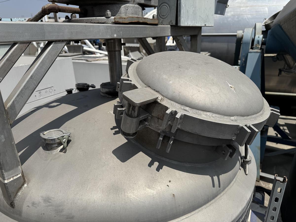 Used 300 gallon Mueller Jacketed Tank w/ Mixer