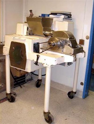 Used Fitzpatrick DASO6 Mill