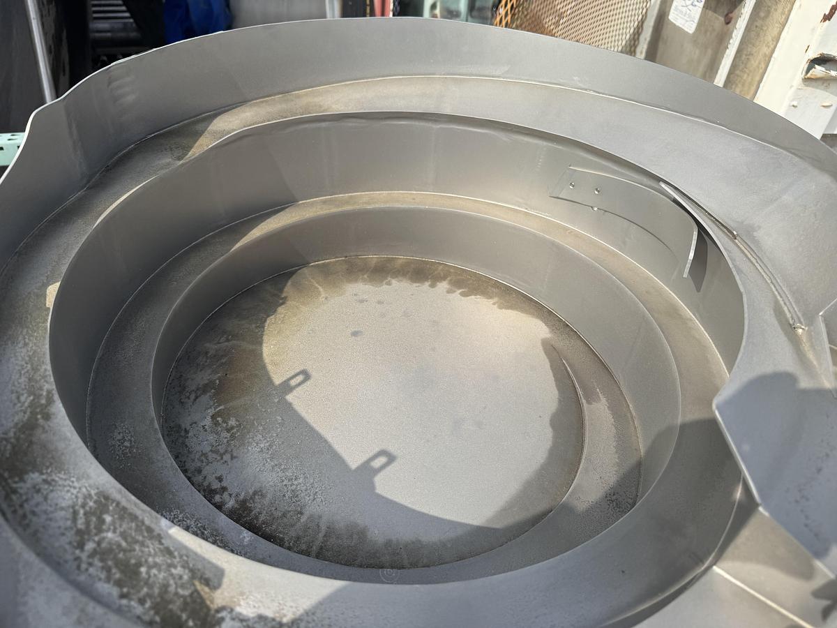 Used Sky Soft Gel Press Capper w/feeder Bowl