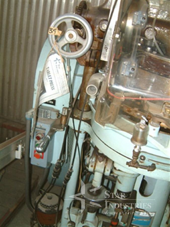 Used STOKES 45 STATION BB2 TABLET PRESS          #3539