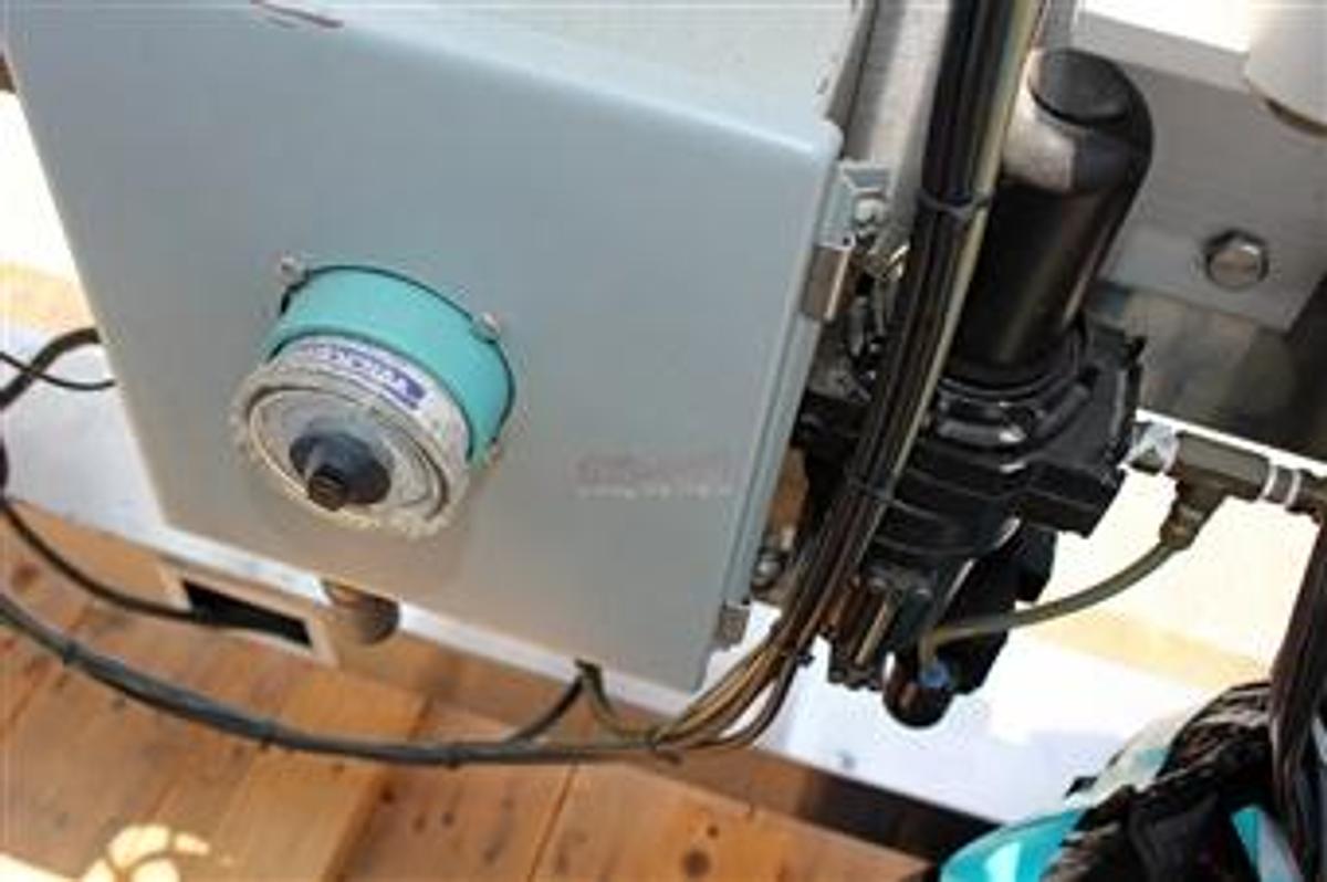 Used DT/Kalish Model 6540 Bottle Air Cleaner w/ S.S. Conveyor