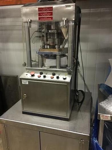 Used GLOBEPHARMA MINIPRESS, 10 STATION