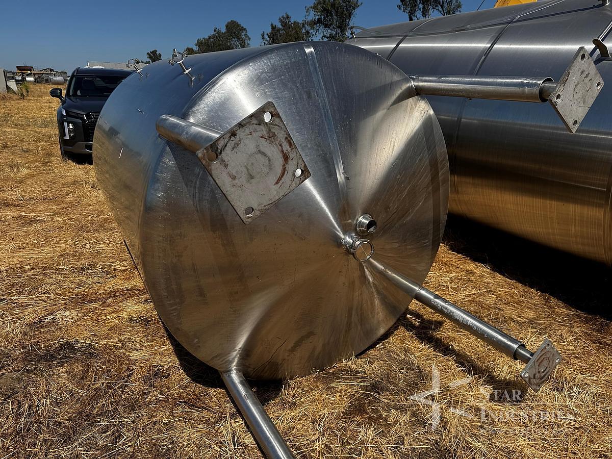 Used Tank, 1,500 Gallon, Stainless Steel, Vertical, Cherry-Burrell