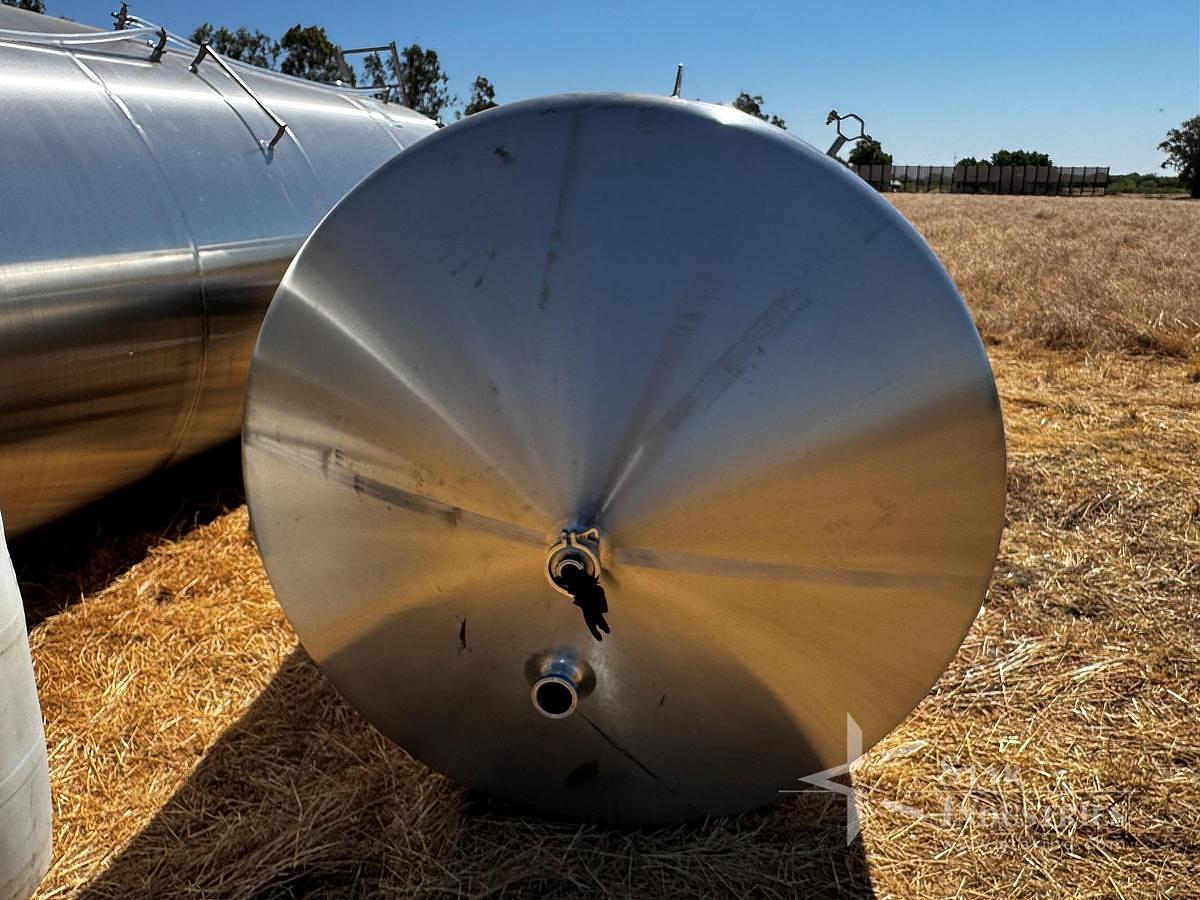 Used Tank, 1,500 Gallon, Stainless Steel, Vertical, Cherry-Burrell