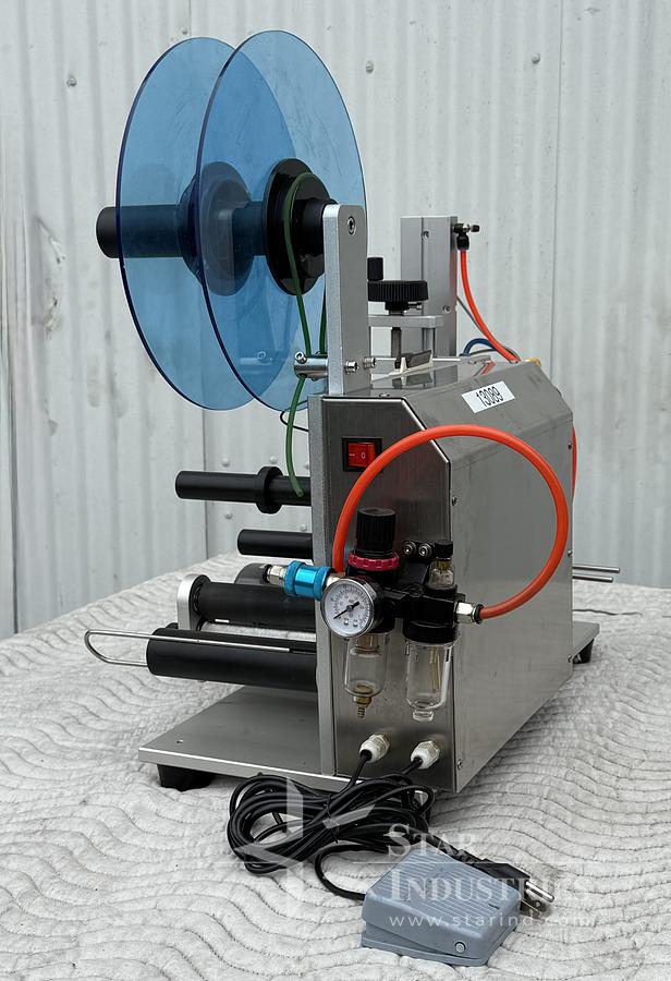 Used Pneumatic Type Flat Surface Labeling Machine
