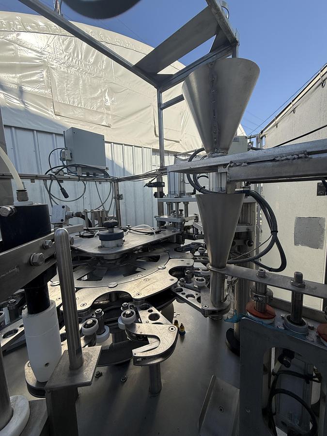 Used FILLER AND SEALER MACHINE