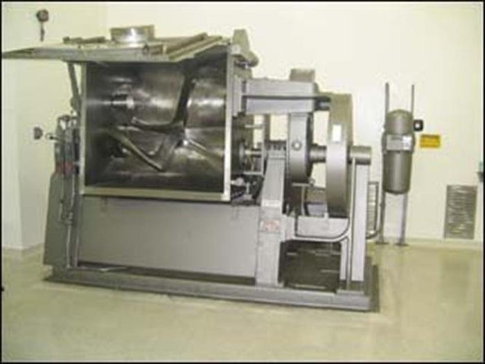 Used J.H. DAY 200 GALLON DOUBLE ARM MIXER