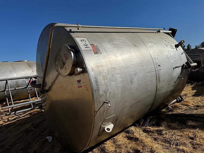 Used Tank, 6,500 Gallon, Stainless Steel, Dish Bottom, Legs