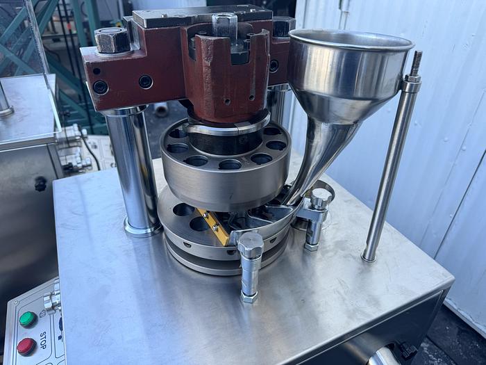 Used Tablet Rotary Press ZP10B, 9 Station