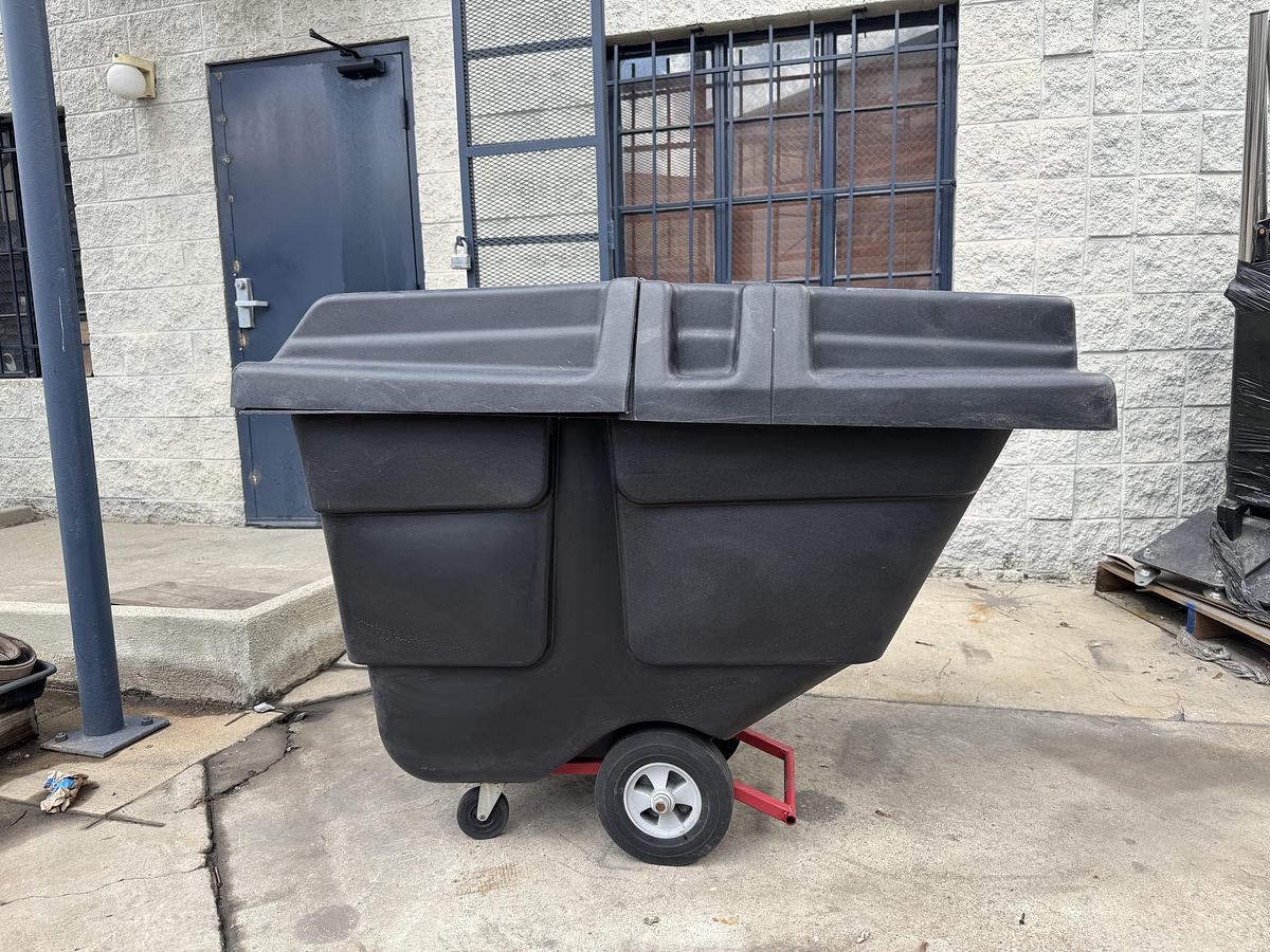 Used RubberMaid Black Plastic Garbage Disposal Bin