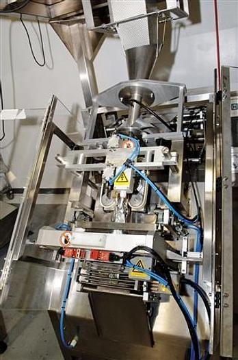 Used Ohlson 14 Head Combination Weighing Machine w/ Vertical Form Fill & Seal Bagging Machine