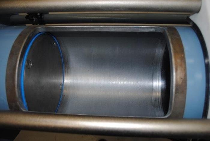 Used 11" Ventura Hydraulic Fabricators horizontal ram Extruder