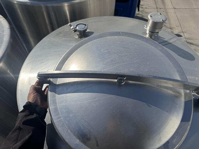 Used Tank, 550 Gallon, 316 Stainless Steel, Dome Top, Cone Bottom, Portable