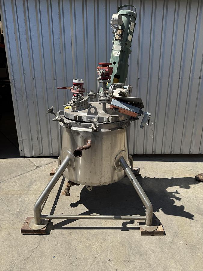 Used 30 gallon Lee Reactor w/ Lightnin Mixer