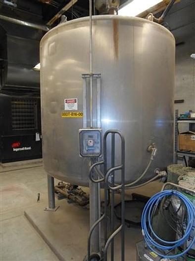 Used Walker 1500 Gallon S/S Tank