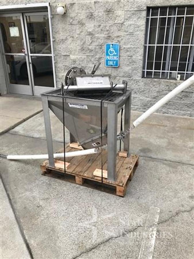 Used Flo Bin Tote Bin BlenderIncluded (1) 45 Cubic Foot Stainless Steel Bin (1) 25 Cubic Foot Bin (1) Lift Table