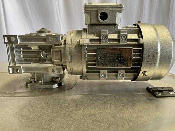 Used Stainless Steel Mixing Tank w/ Mixer