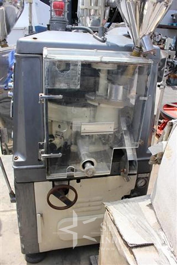 Used PATTERSON-KELLEY 2 C.F. V-BLENDER