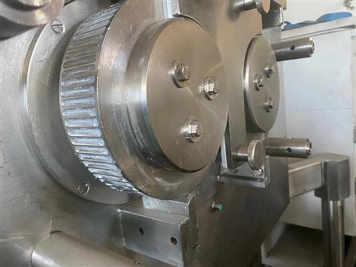 Used Fitzpatrick IR 520 Chilsonator/Roller Compactor with M5A Mill.