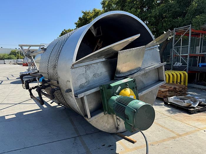 Used Stainless steel agitated dimple jacketed mix tank, approximately 3,000 Gallon
