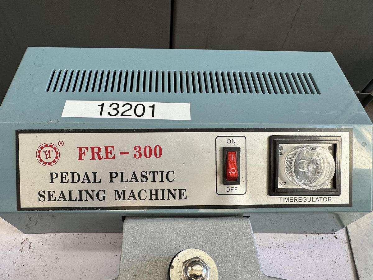 Used FRE-300 PEDAL PLASTIC SEALING MACHINE
