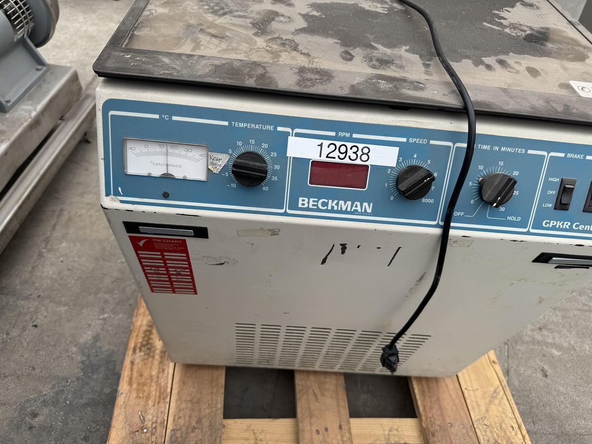 Used Beckman 6 Centrifuge