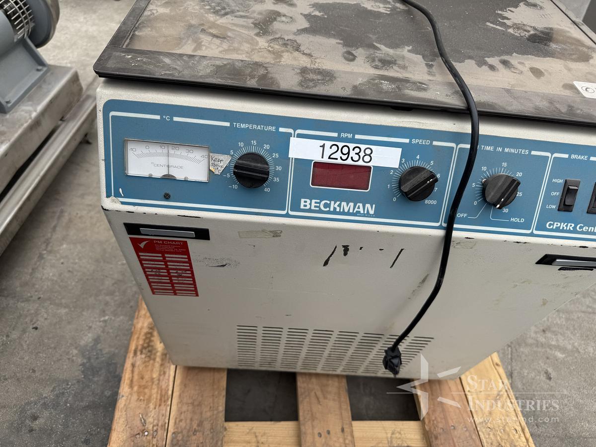 Used Beckman 6 Centrifuge