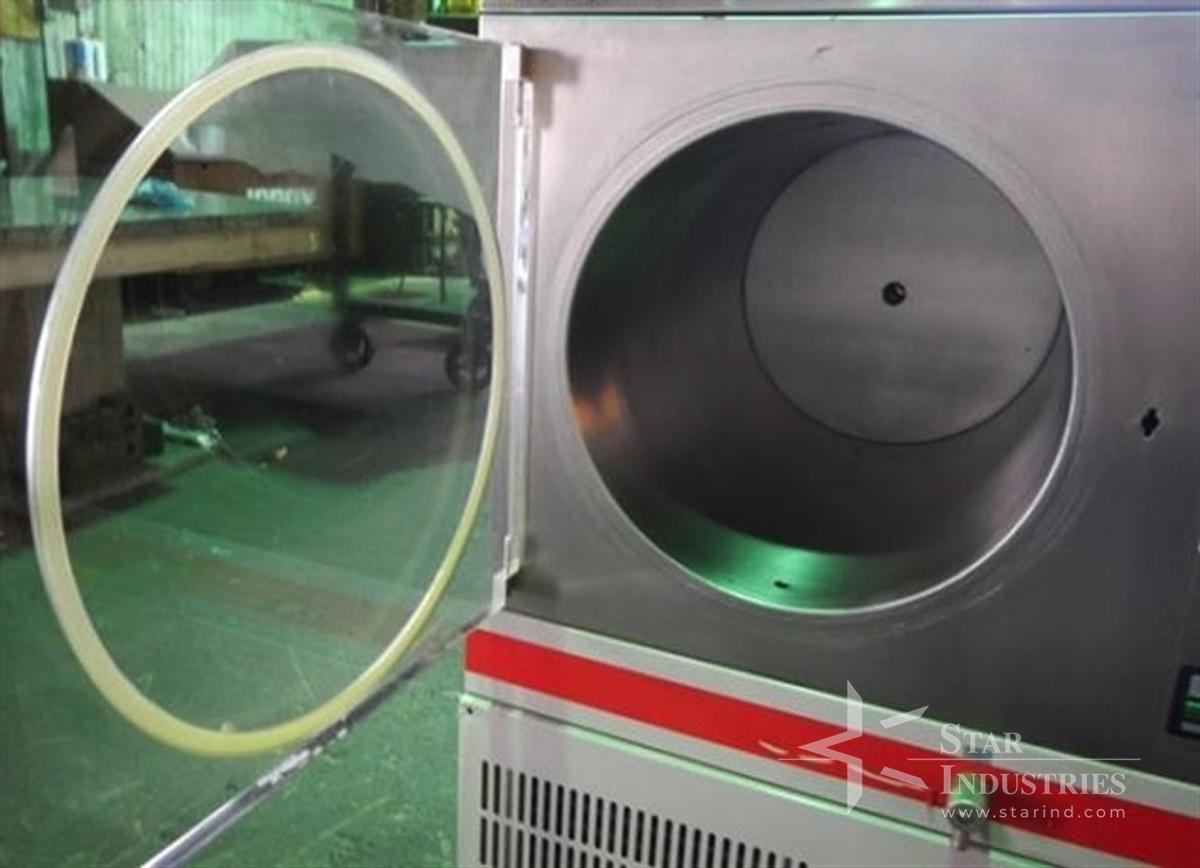 Used Hull LX8 laboratory 5 shelf Stoppering Freeze Dryer
