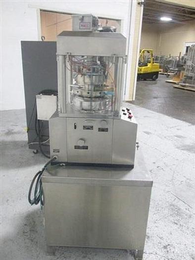 Used GLOBEPHARMA MINIPRESS, 10 STATION