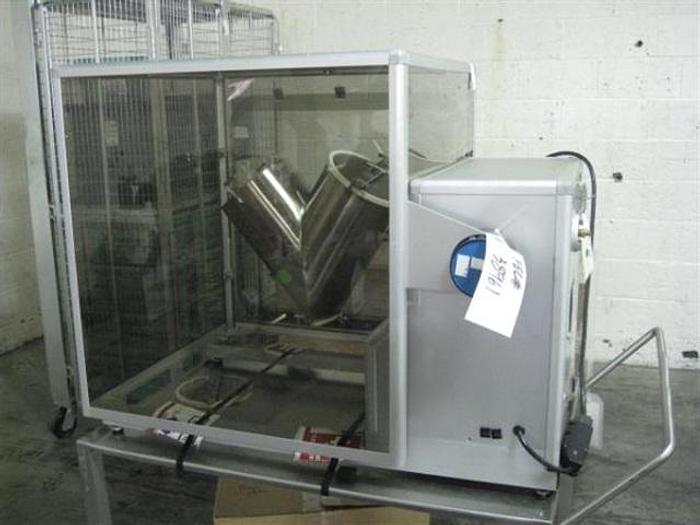 Used 8 quart Patterson Kelly Blendmaster, with bar