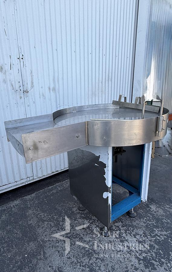 Used Accumulating Table 32'' Diameter S.S.