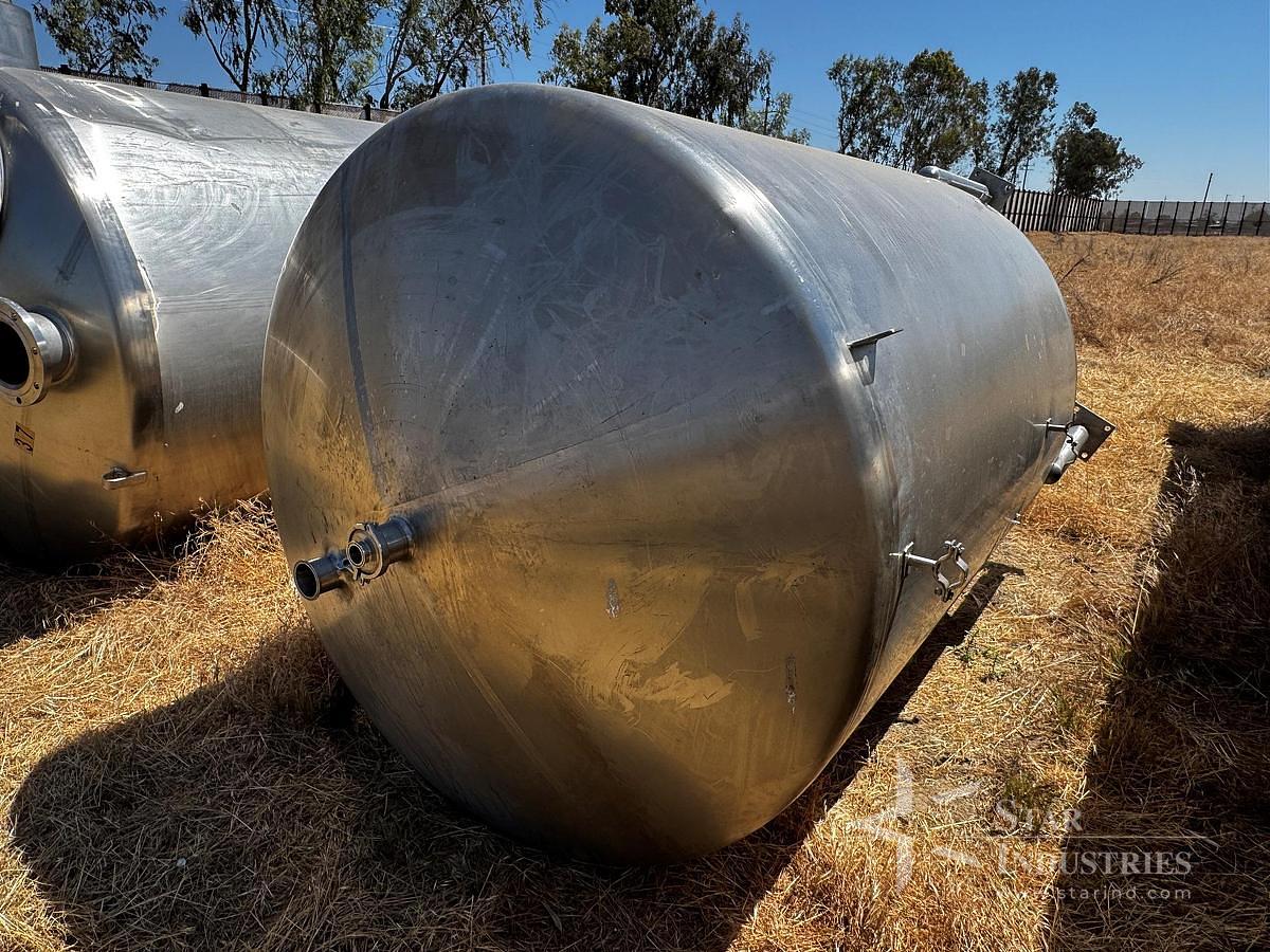 Used Tank, 1,500 Gallon, Stainless Steel, Vertical, Cherry-Burrell