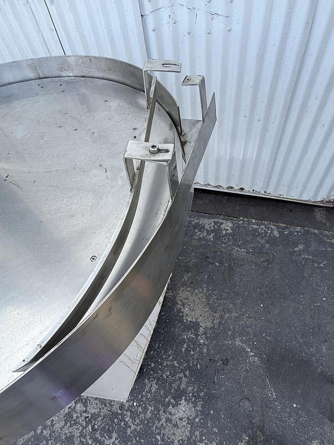 Used Accumulating Table 32'' Diameter S.S.