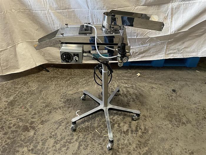 Used Key Int'l. TD-101 Pour-thru Deduster