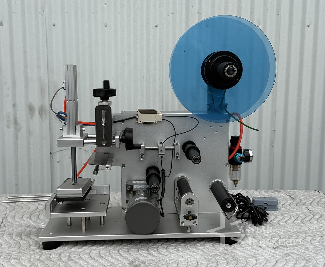 Used Pneumatic Type Flat Surface Labeling Machine