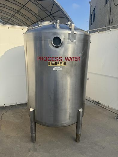 Used 1,000 gallon DCI s.s. Tank