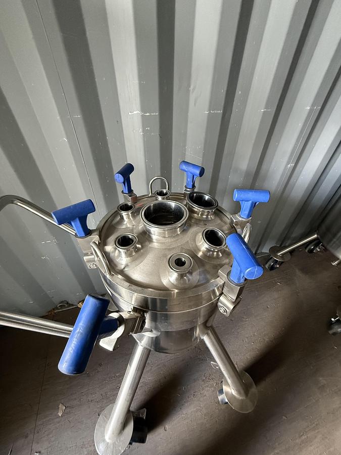 Used 25 liter 316L Feldmeier Tank