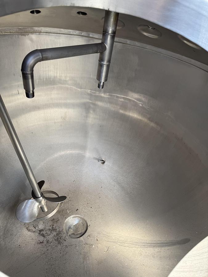 Used Lee 300 gallon tank w/ 1.5 h.p. Lightnin Mixer