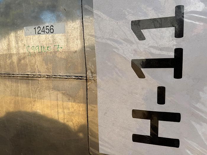 Used Tank, 6,500 Gallon, Stainless Steel, Dish Bottom, Legs, Dual