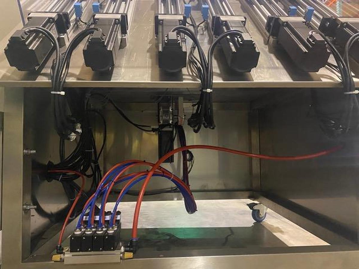 Used Filler, Accutek AVF 6-8 Filling System