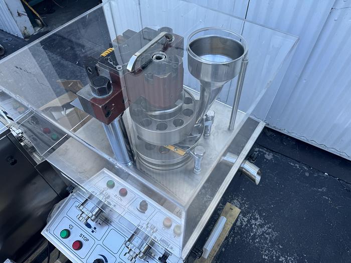 Used Tablet Rotary Press ZP10B, 9 Station