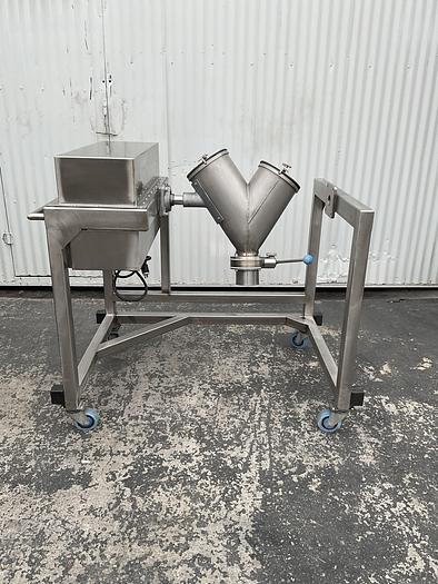 Used Used 8 Quart V- Blender s.s. w/ motor switch includes 2 Lids & valve, s.s. frame w/ wheels, 115/60/1