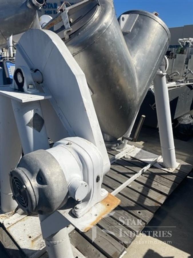 Used 10 c.f. S.S. Patterson-Kelley Twin shell Blender