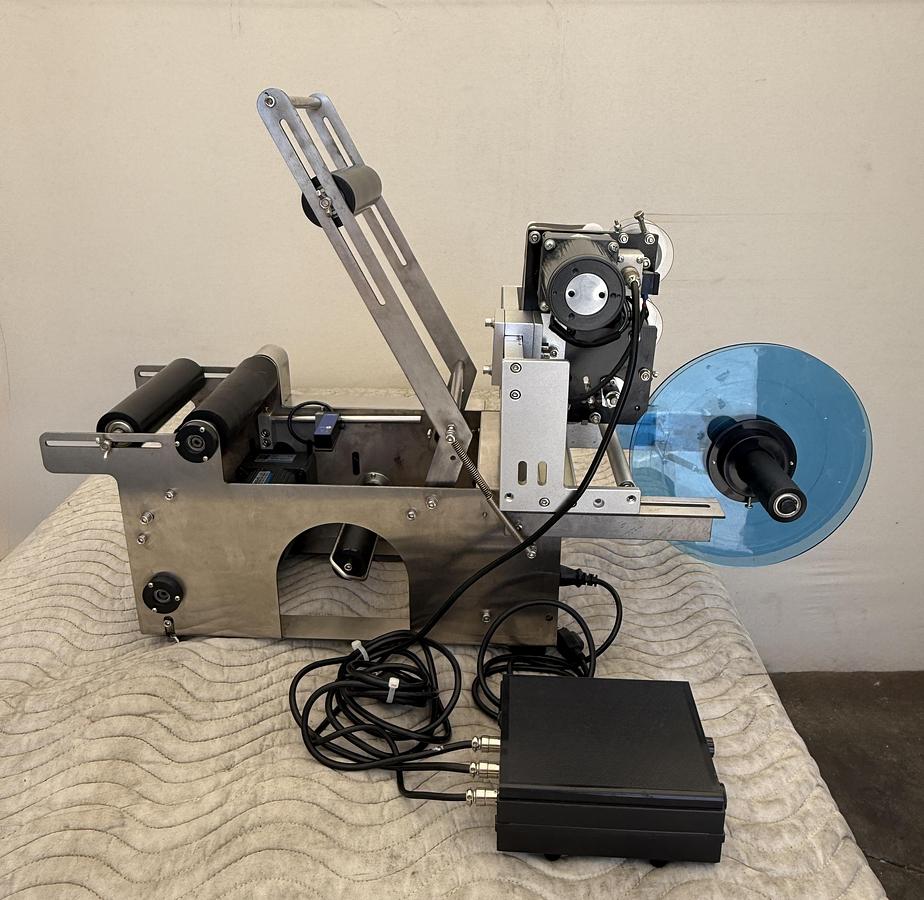 Used Semi -Automatic Labeling Machine 