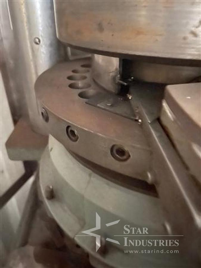 Used PATTERSON-KELLEY 2 C.F. S.S. V-BLENDER